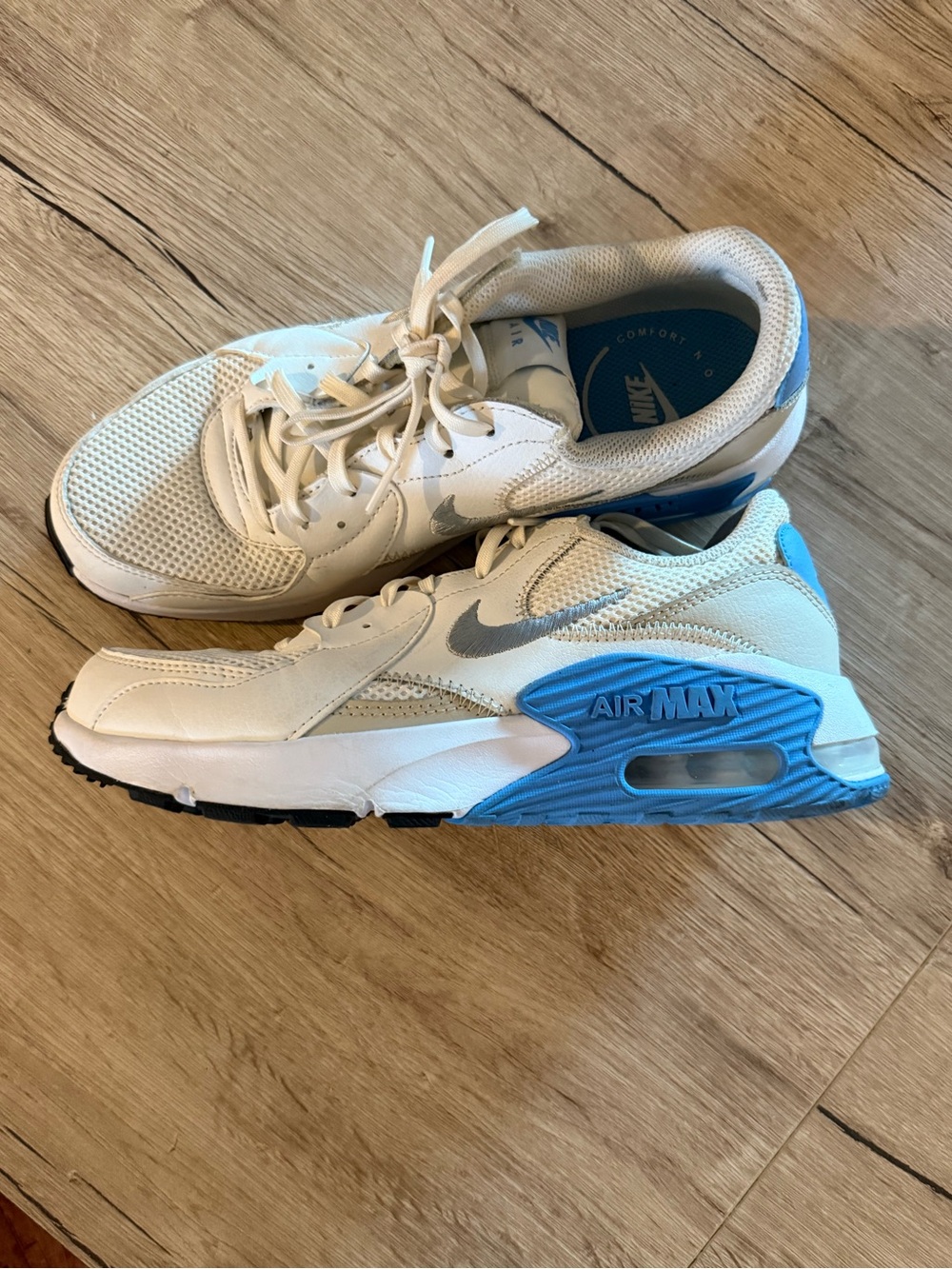 Nike Air Max Excee Women’s Sneakers – White/Blue